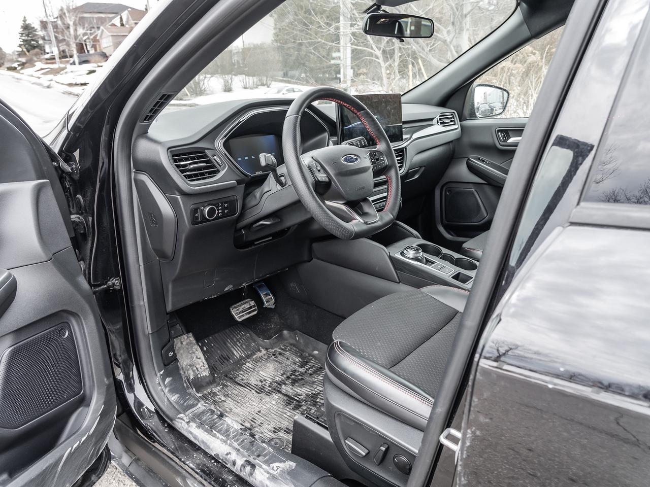 2024 Ford Escape ST-Line AWD  NAVI  BACK UP CAMERA  LOW KMS Photo
