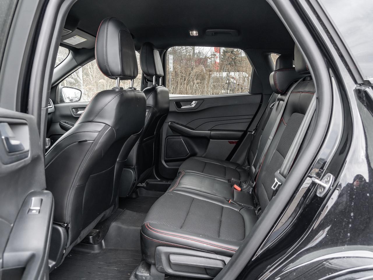 2024 Ford Escape ST-Line AWD  NAVI  BACK UP CAMERA  LOW KMS Photo