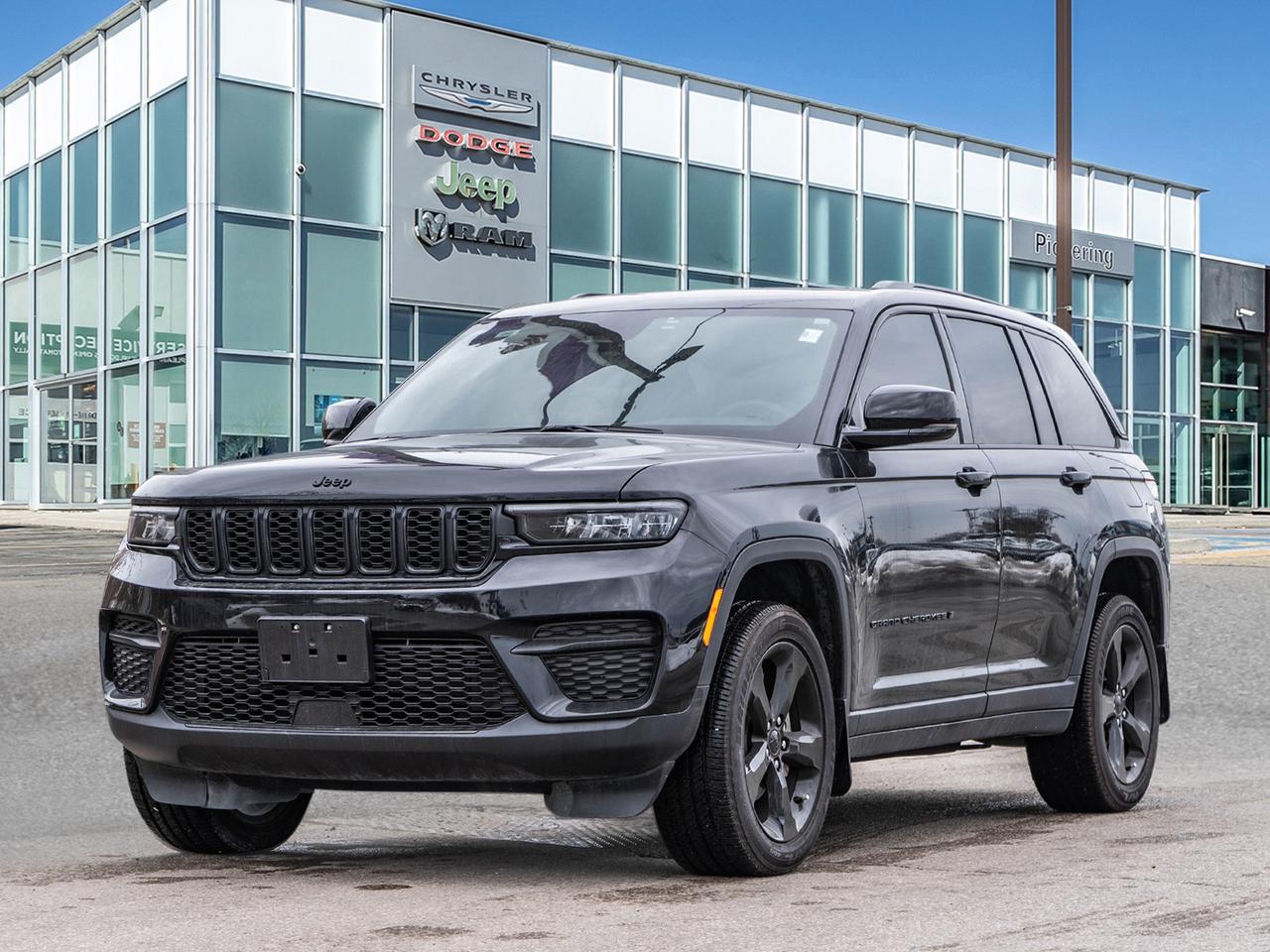 2025 Jeep Grand Cherokee Altitude 4x4  ROOF  NAVI  LOW KMS Photo0