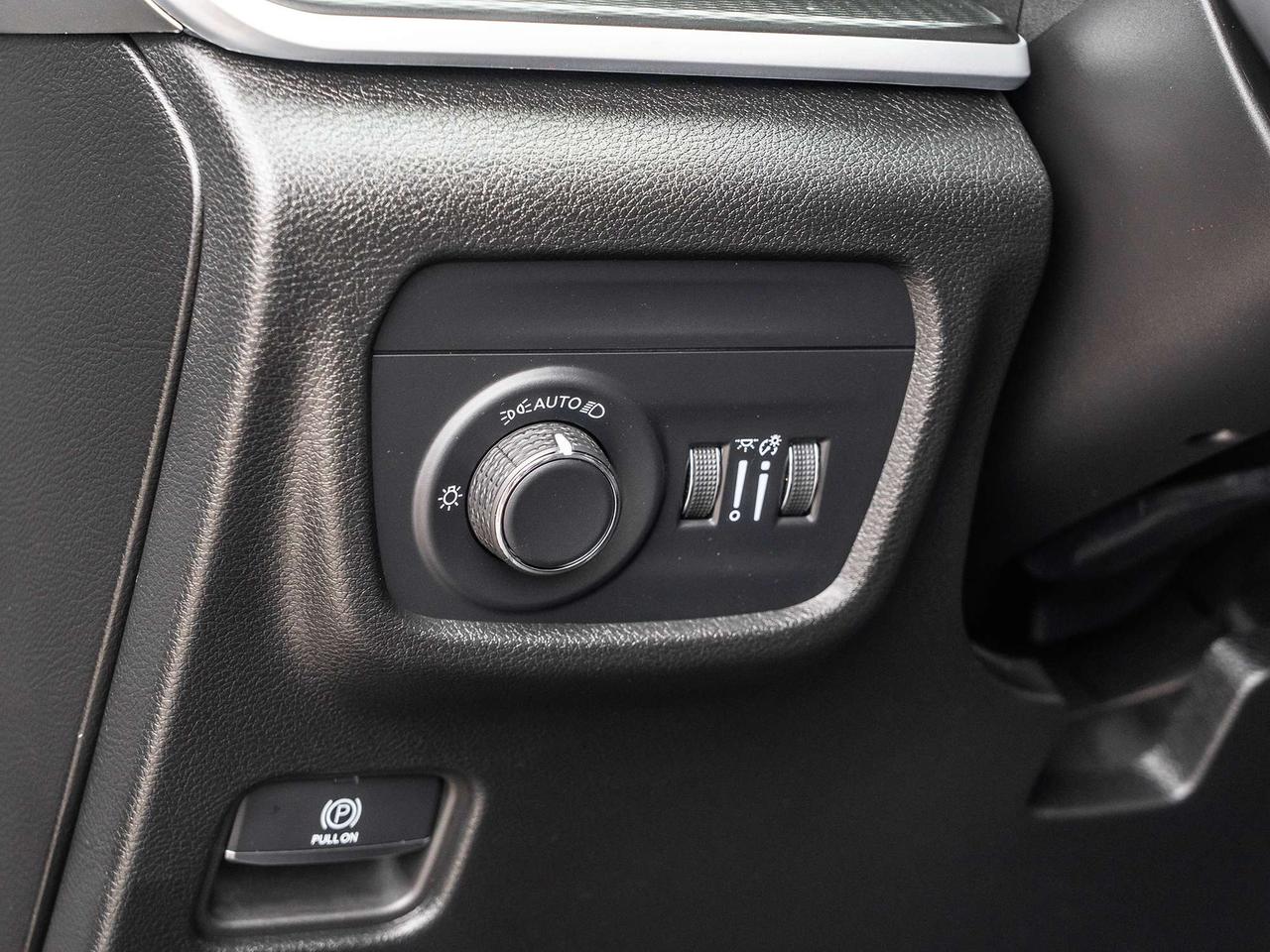 2025 Jeep Grand Cherokee Altitude 4x4  ROOF  NAVI  LOW KMS Photo