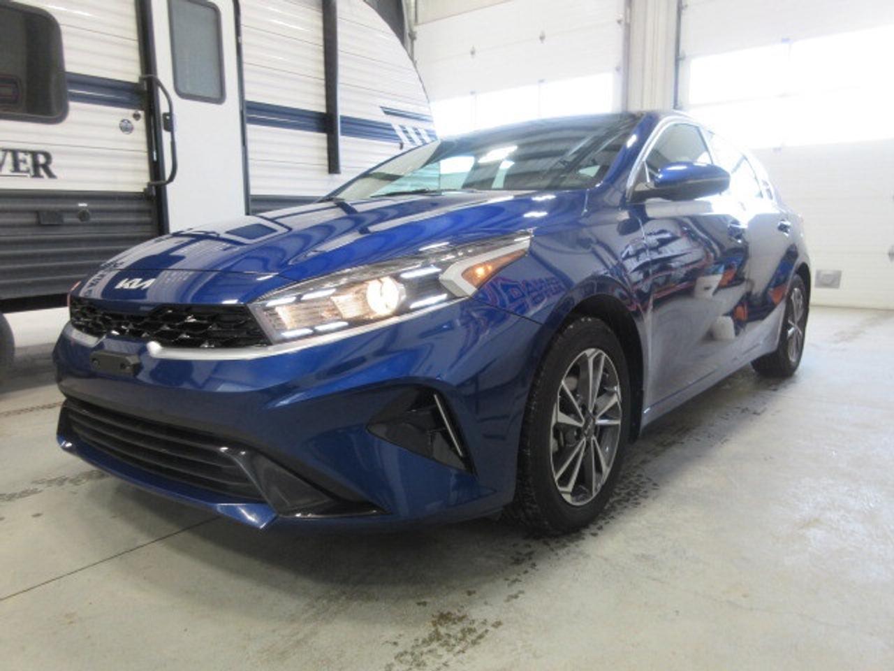 2024 Kia Forte EX, HTD. SEATS, A/C, APPLE/ANDROID, ALLOYS, 57K! Photo