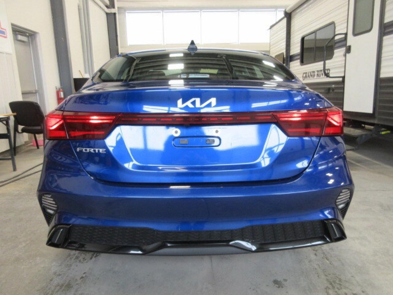 2024 Kia Forte EX, HTD. SEATS, A/C, APPLE/ANDROID, ALLOYS, 57K! Photo