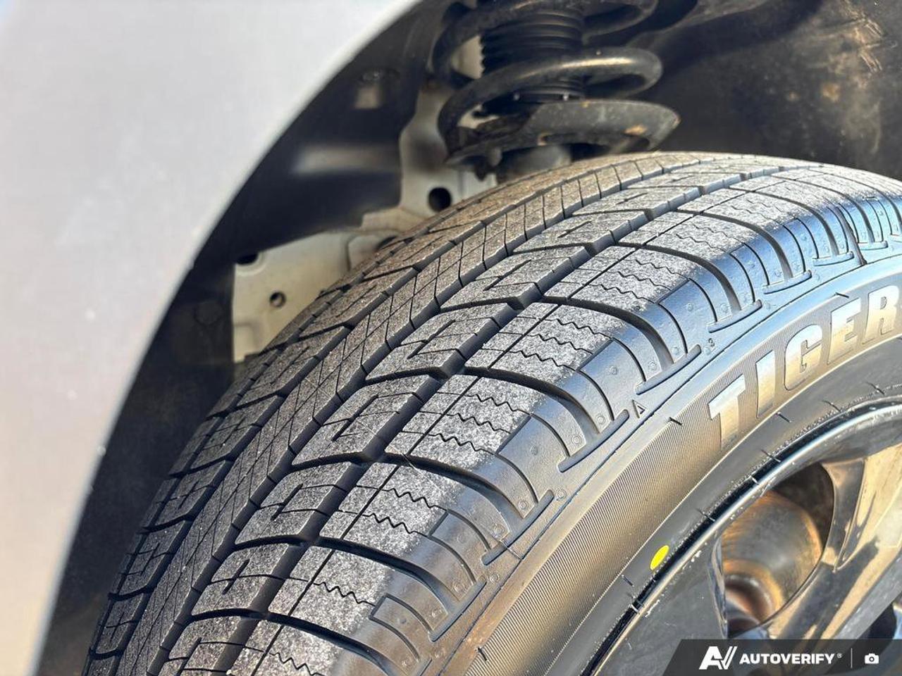 2021 Jeep Cherokee Altitude   NO ACCIDENTS   ONE OWNER   LEATHER Photo