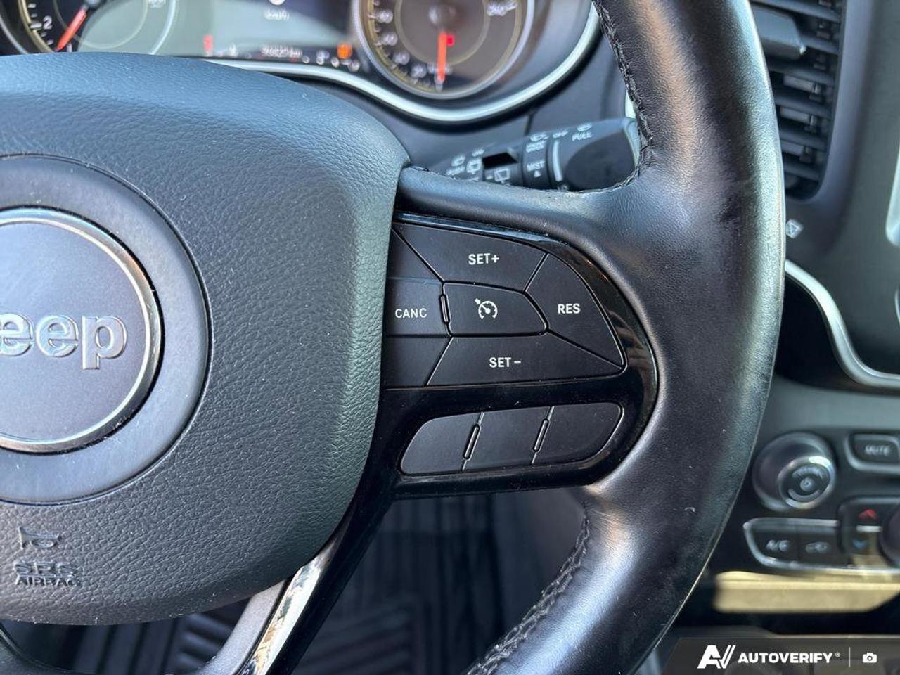 2021 Jeep Cherokee Altitude   NO ACCIDENTS   ONE OWNER   LEATHER Photo