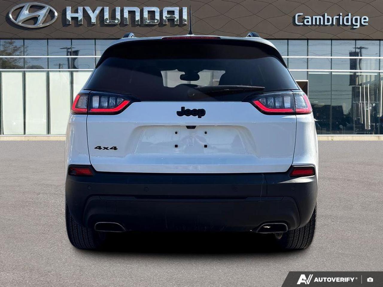 2021 Jeep Cherokee Altitude   NO ACCIDENTS   ONE OWNER   8.0L/100km Photo