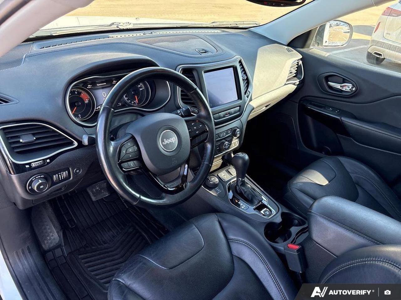 2021 Jeep Cherokee Altitude   NO ACCIDENTS   ONE OWNER   8.0L/100km Photo