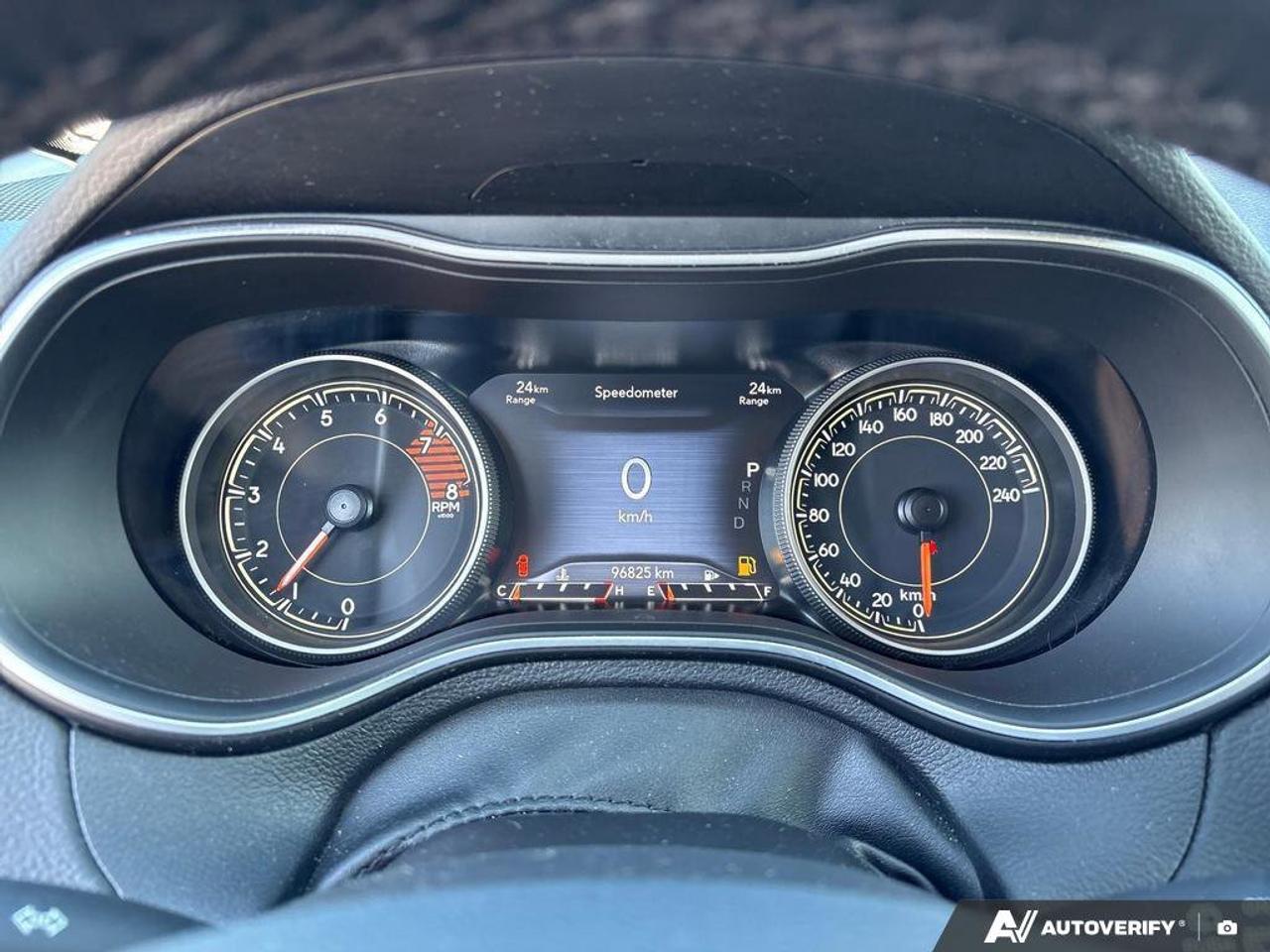 2021 Jeep Cherokee Altitude   NO ACCIDENTS   ONE OWNER   8.0L/100km Photo