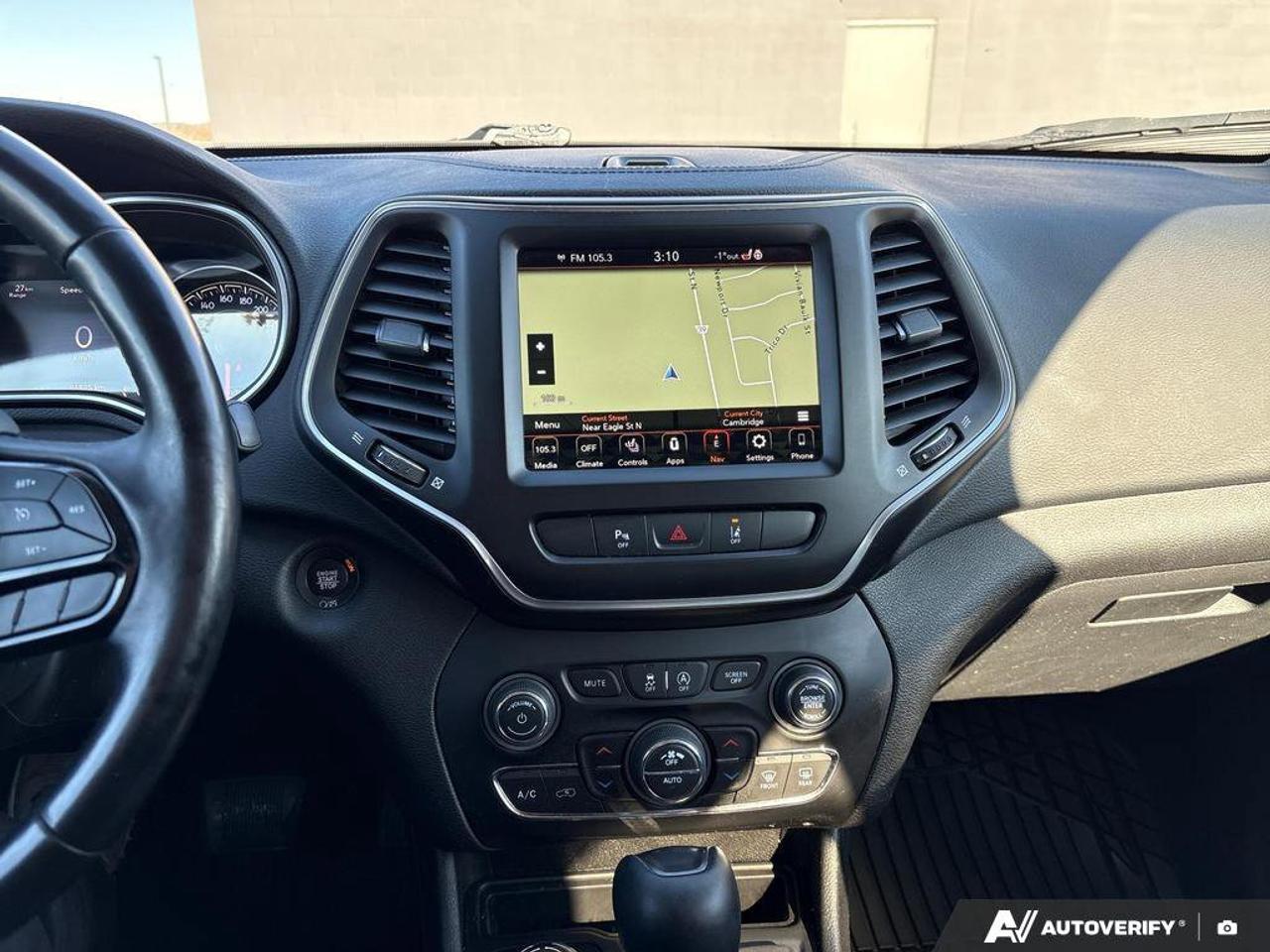 2021 Jeep Cherokee Altitude   NO ACCIDENTS   ONE OWNER   8.0L/100km Photo