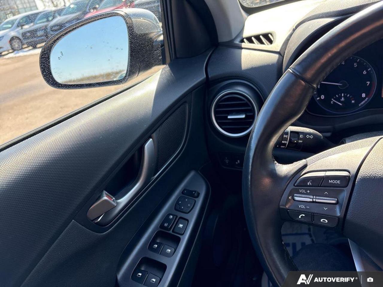 2019 Hyundai KONA LUXURY Photo