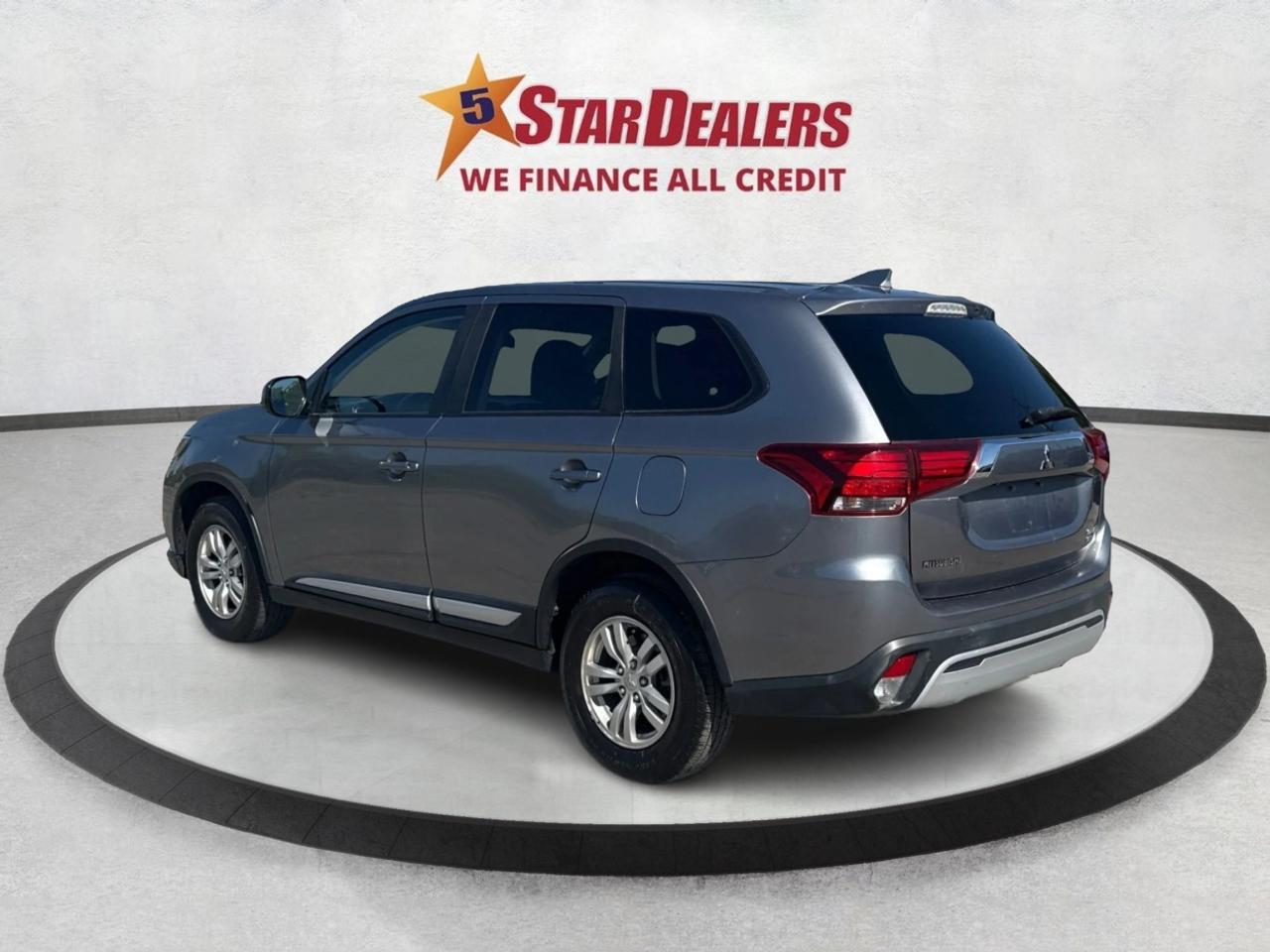 2019 Mitsubishi Outlander ES AWD REAR CAM MINT! WE FINANCE ALL CREDIT! Photo4