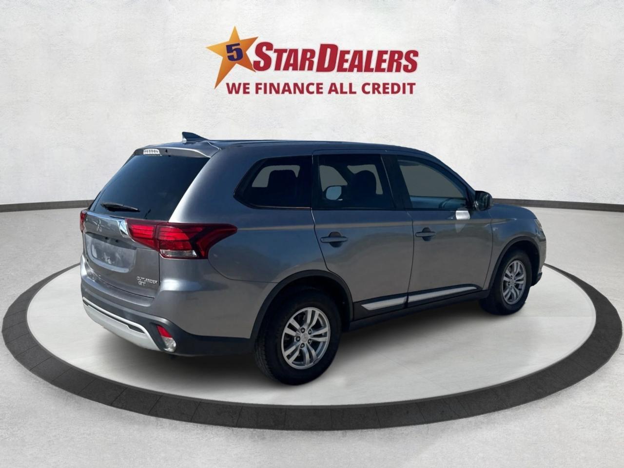 2019 Mitsubishi Outlander ES AWD REAR CAM MINT! WE FINANCE ALL CREDIT! Photo