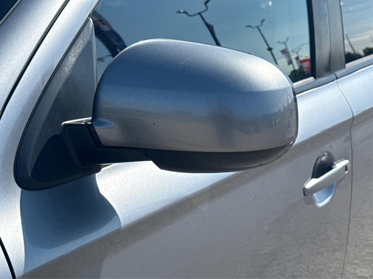 2019 Mitsubishi Outlander ES AWD REAR CAM MINT! WE FINANCE ALL CREDIT! Photo