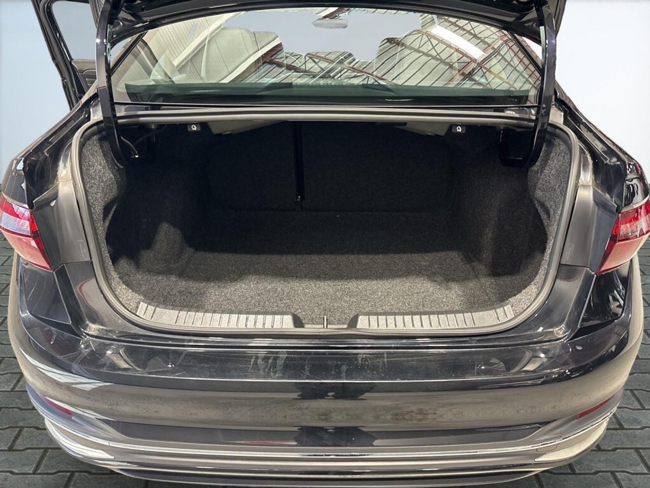 2023 Volkswagen Jetta Highline/ Drive Assist/NAVI/Leather/Sunroof/Remote Photo