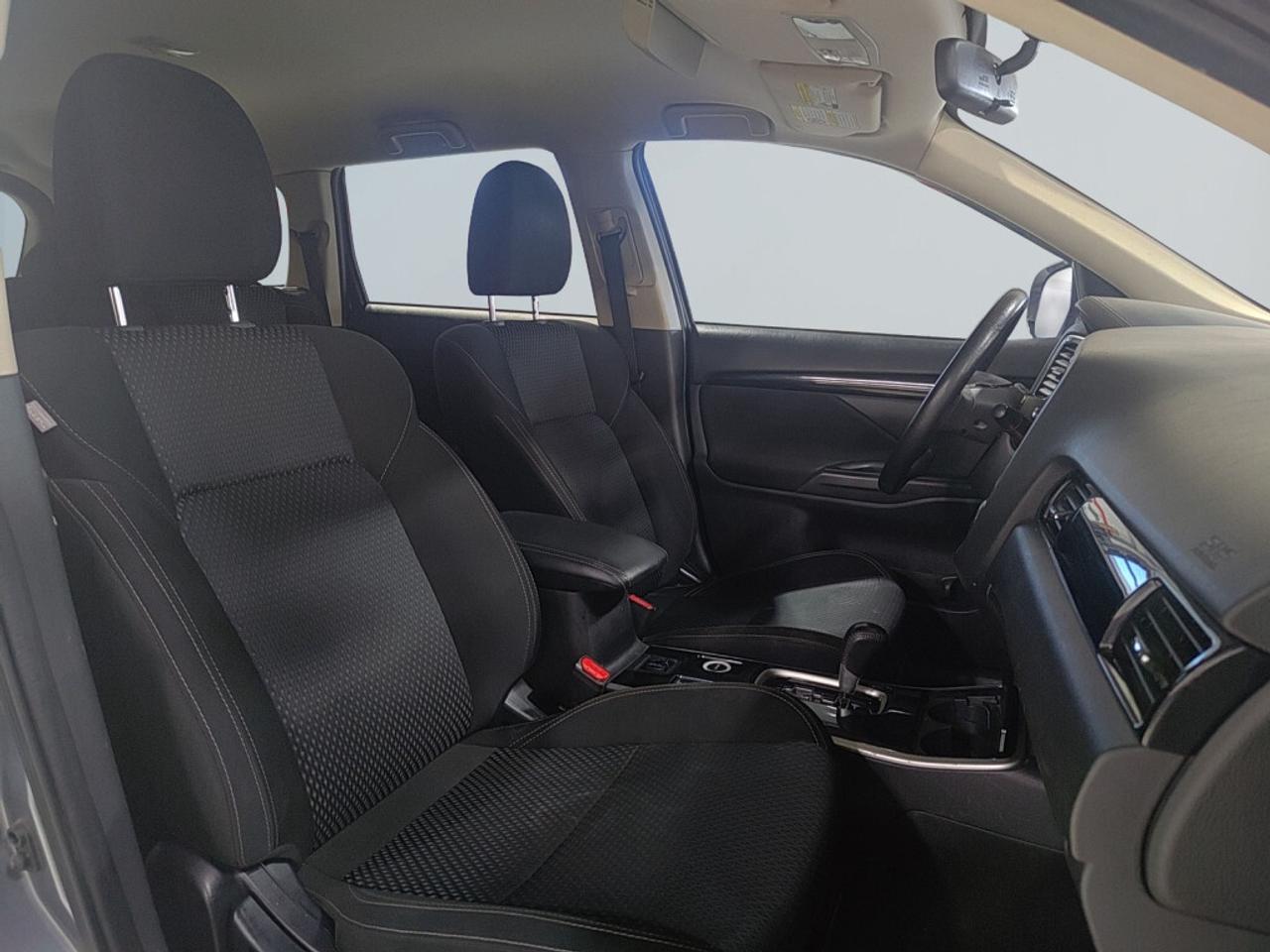 2019 Mitsubishi Outlander ES AWD/ Heated Seats/BAck up Cam/ Blueototh/Clean Photo