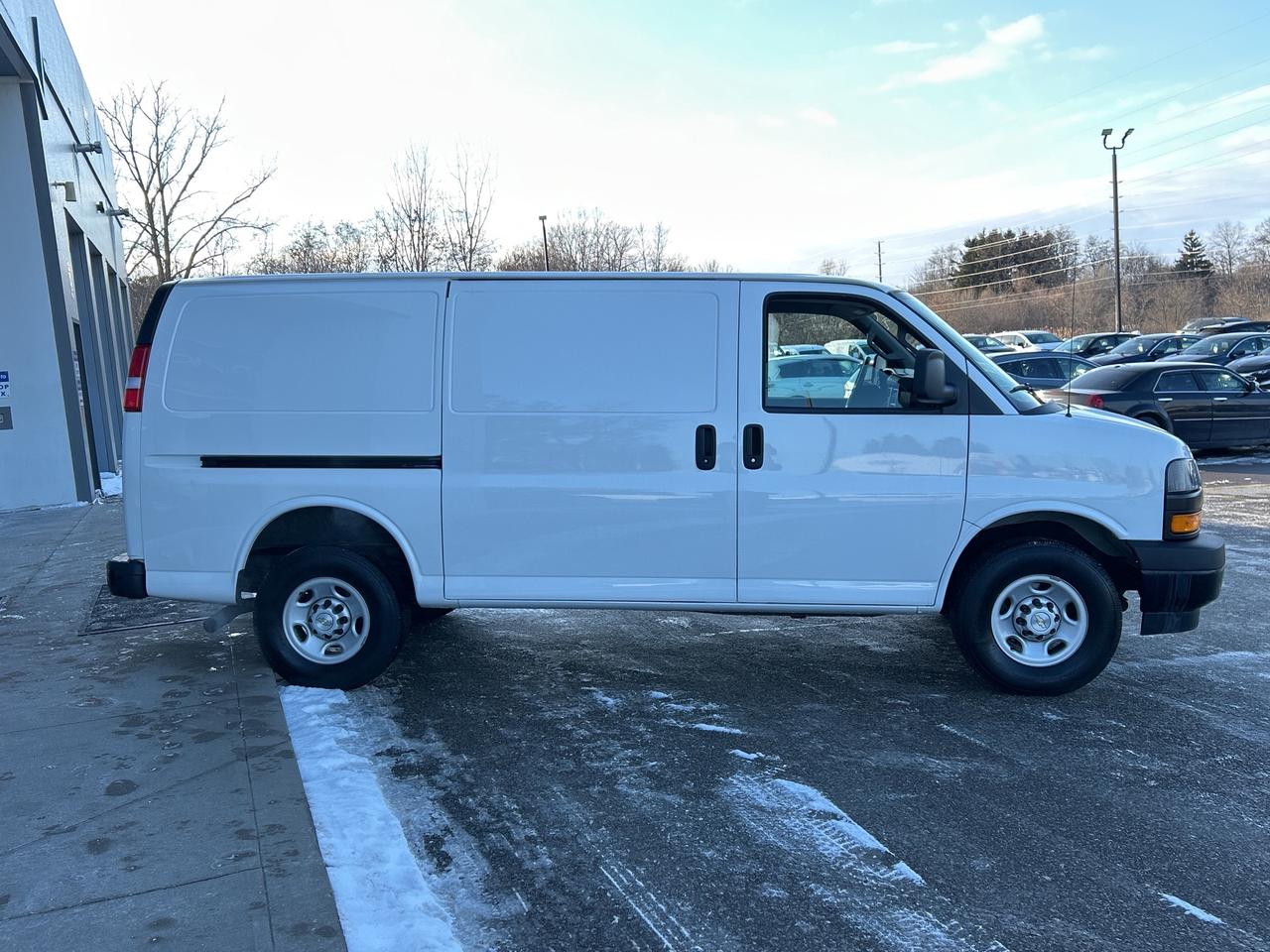 2021 Chevrolet Express RWD 2500 135 Photo