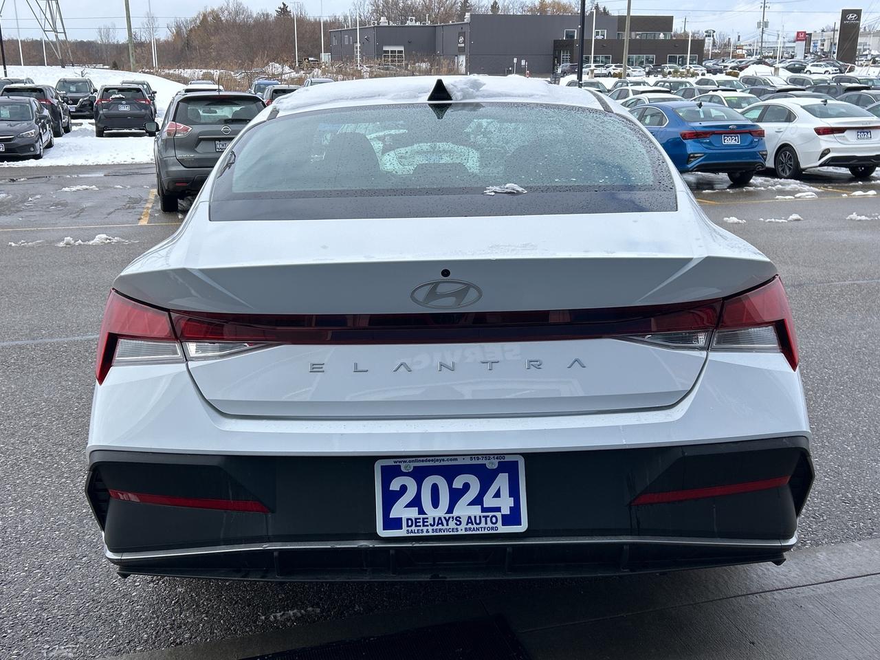 2024 Hyundai Elantra Preferred Photo3