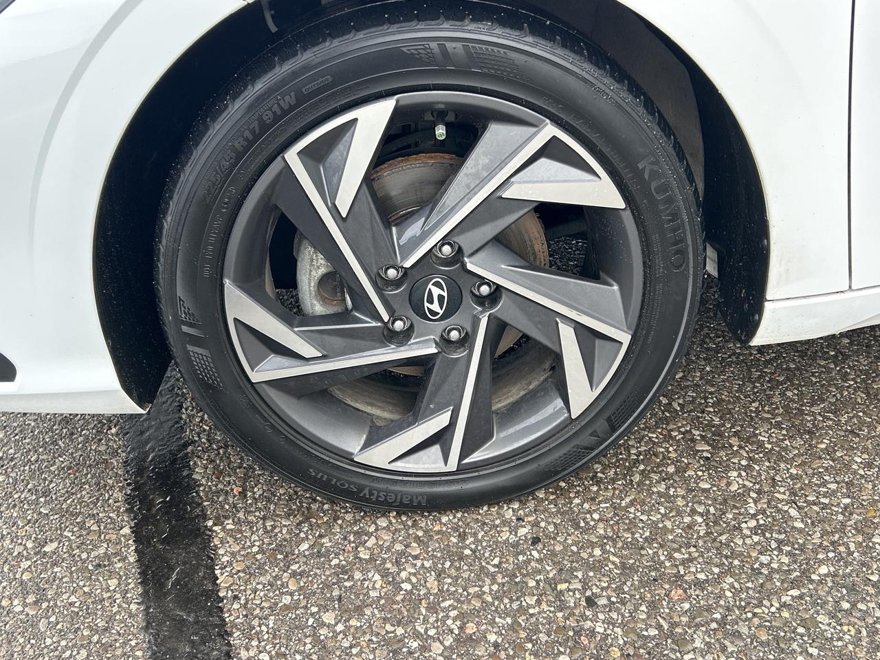 2024 Hyundai Elantra Preferred Photo