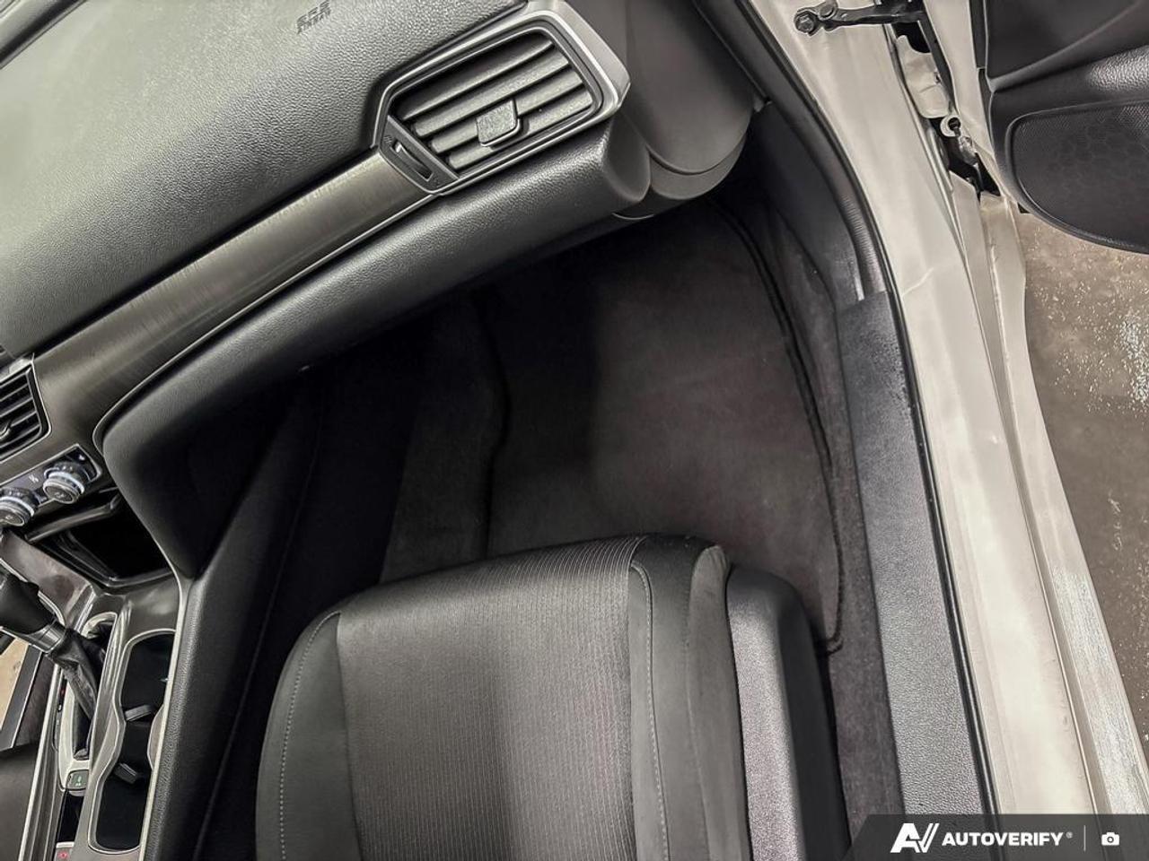 2018 Honda Accord LX (CVT) 4dr Sedan Photo