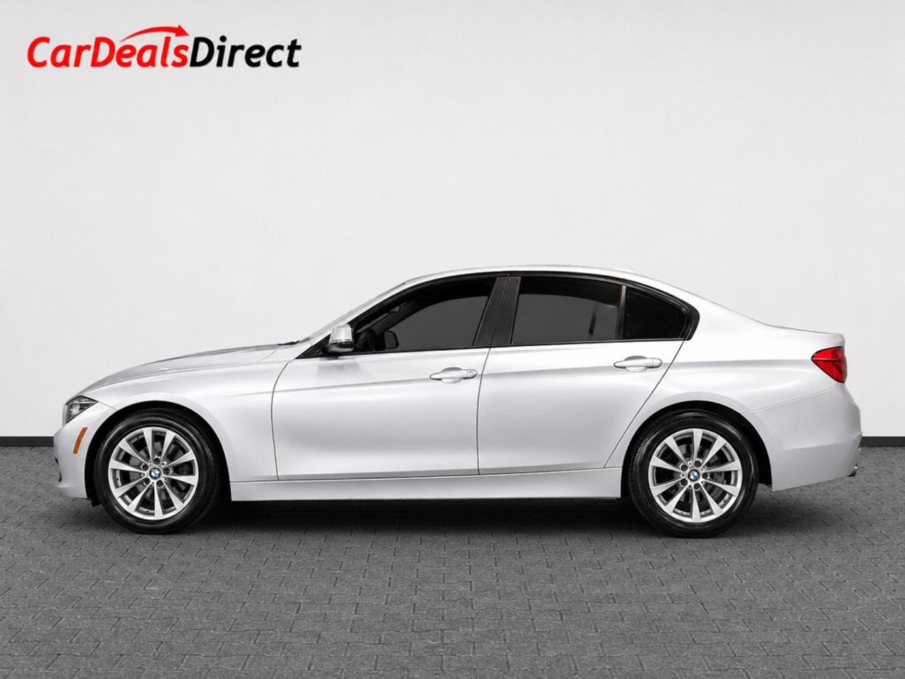 2017 BMW 320i xDrive / Leather / Back-Up Camera / Bluetooth / Cl Photo