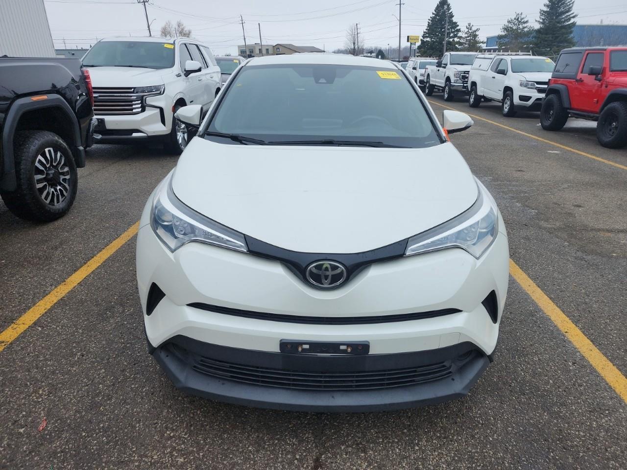 2018 Toyota C-HR XLE 4dr Front-Wheel Drive Sport Utility Photo