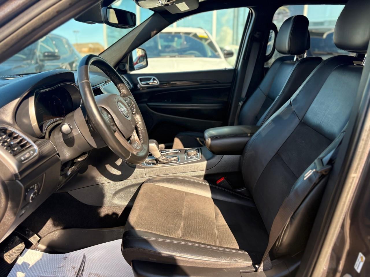 2020 Jeep Grand Cherokee Laredo 4dr 4x4 Photo