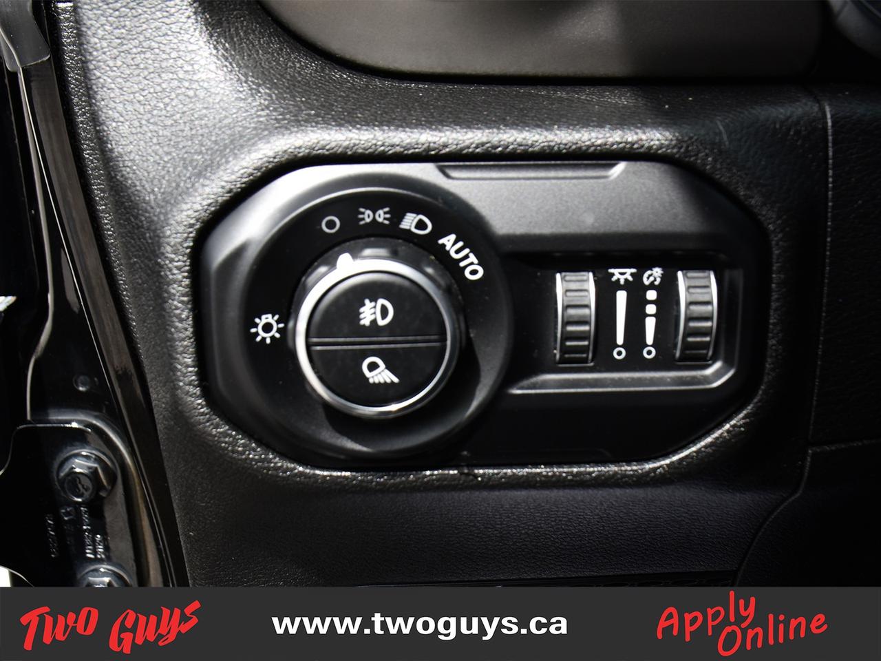 2021 Jeep Gladiator WILLYS   3.6L Auto   Nav   BF Goodrich Tires Photo