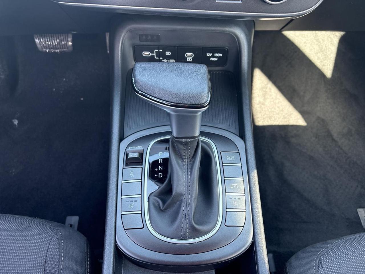 2024 Hyundai KONA Essential AWD Photo