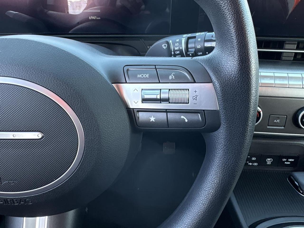 2024 Hyundai KONA Essential AWD Photo