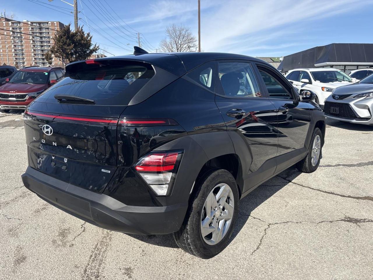 2024 Hyundai KONA Essential AWD Photo