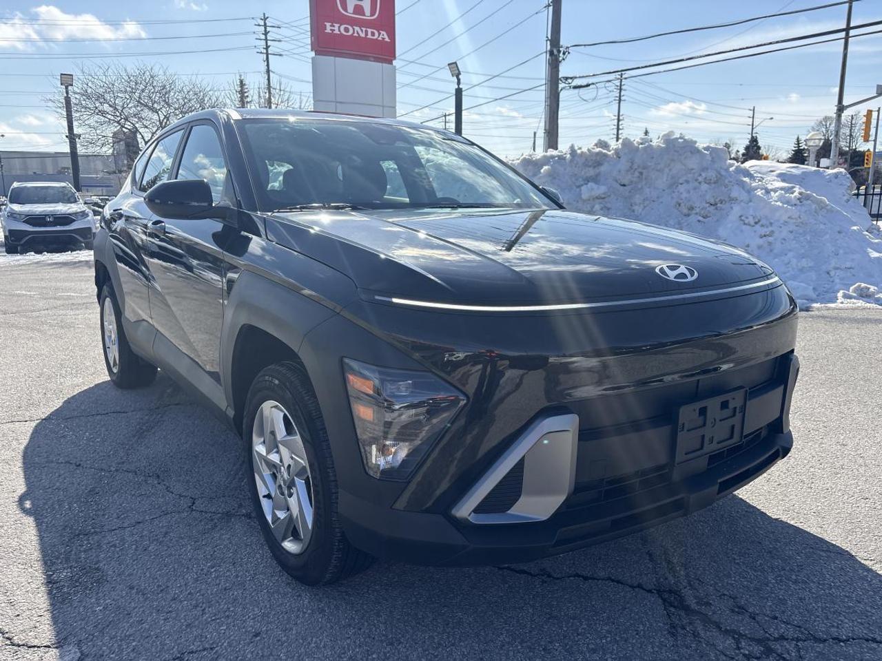 2024 Hyundai KONA Essential AWD Photo