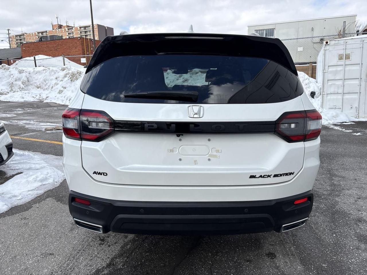 2023 Honda Pilot Black Edition Honda Certified 7YR/160K Warranty Photo2