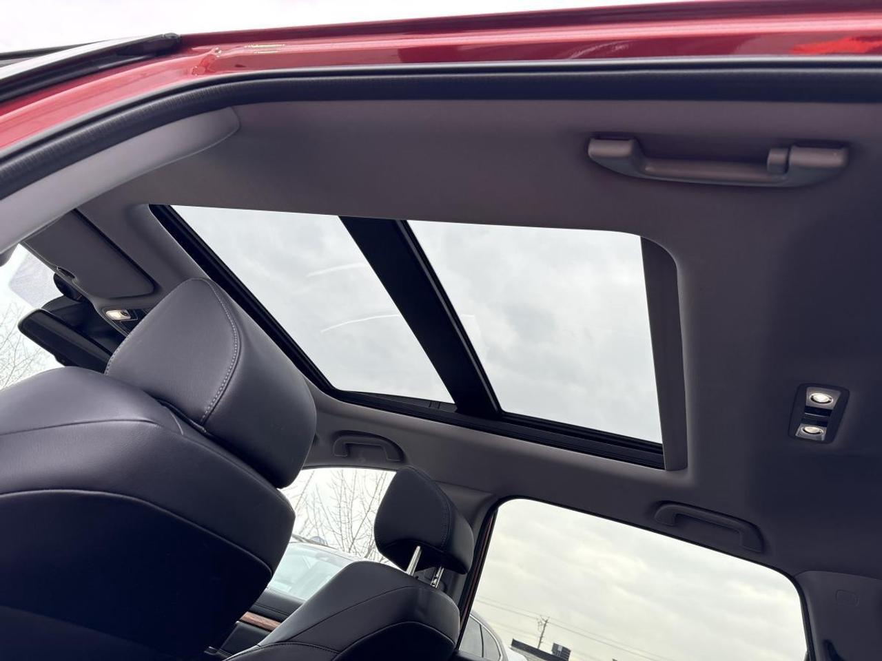 2018 Honda CR-V Touring AWD w/Full Service Records Photo