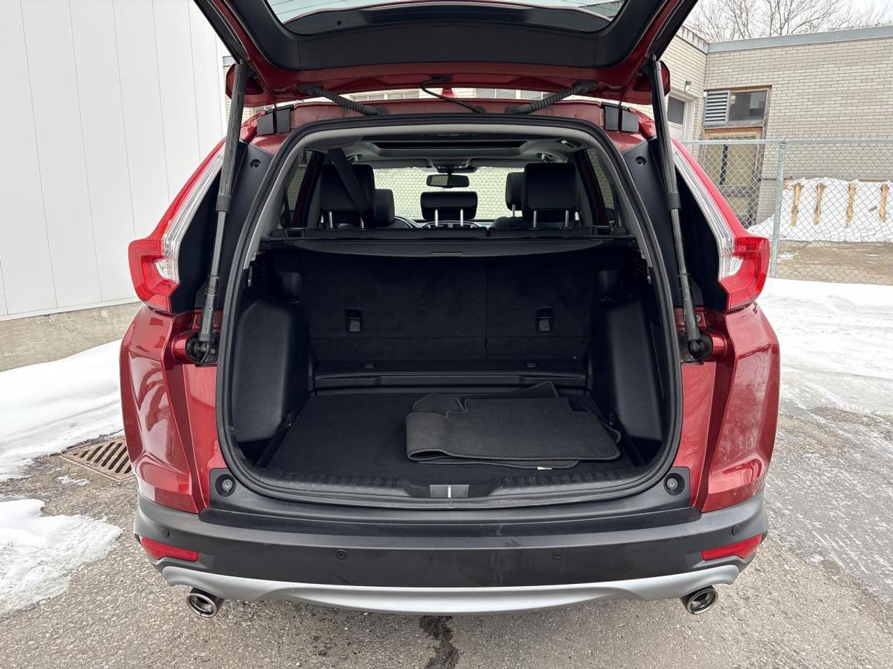 2018 Honda CR-V Touring AWD w/Full Service Records Photo