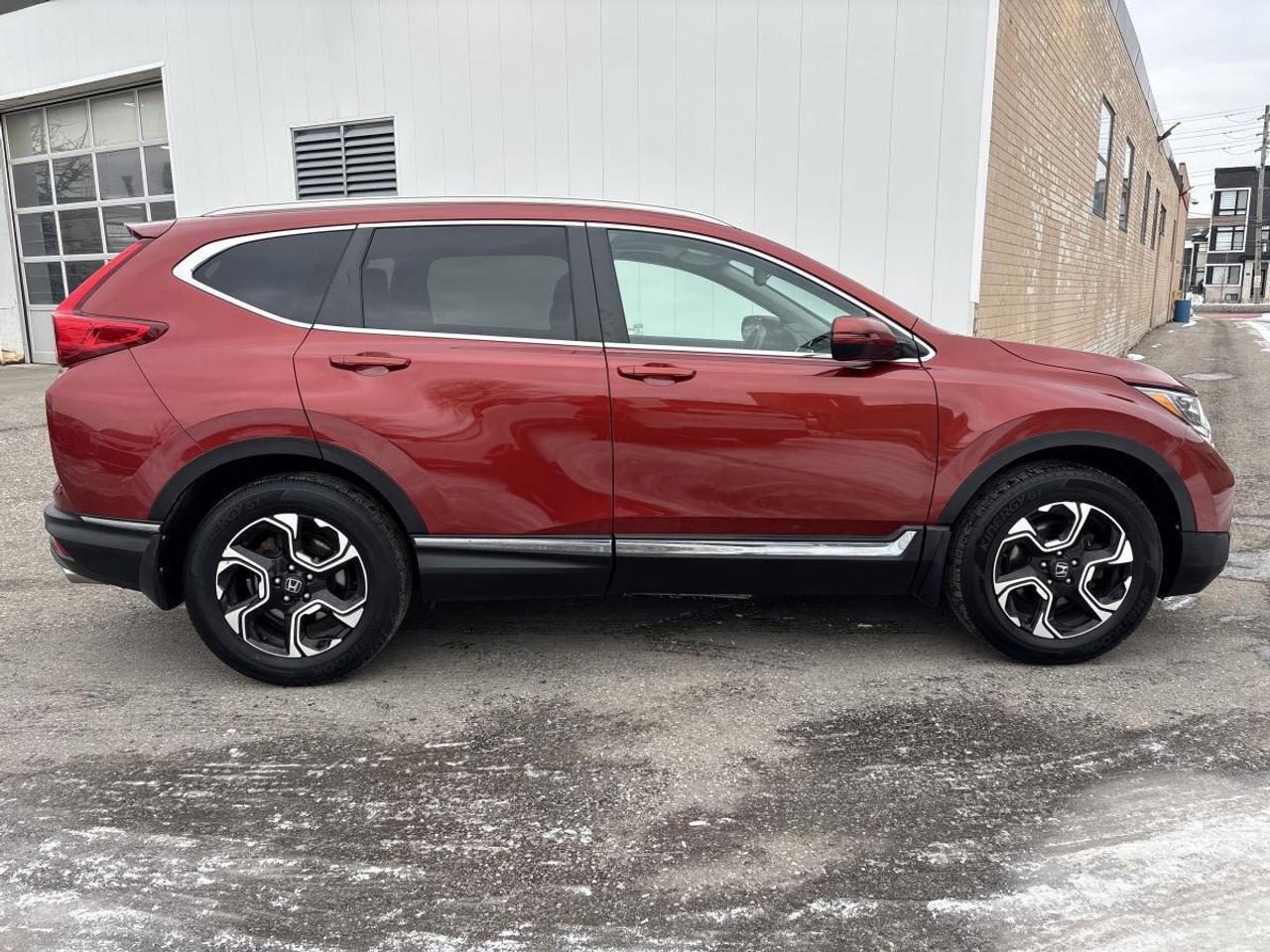 2018 Honda CR-V Touring AWD w/Full Service Records Photo