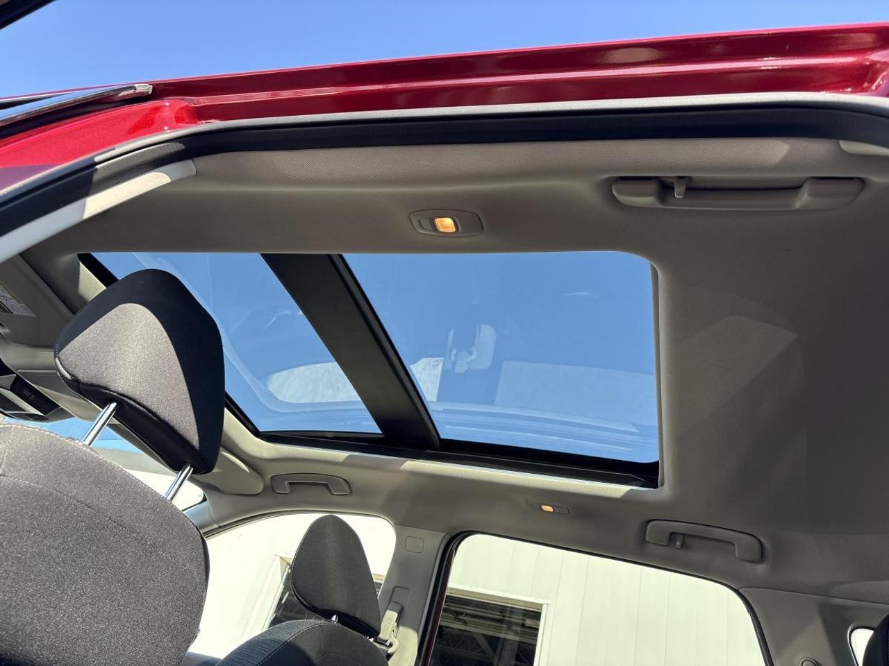 2021 Nissan Rogue SV Photo