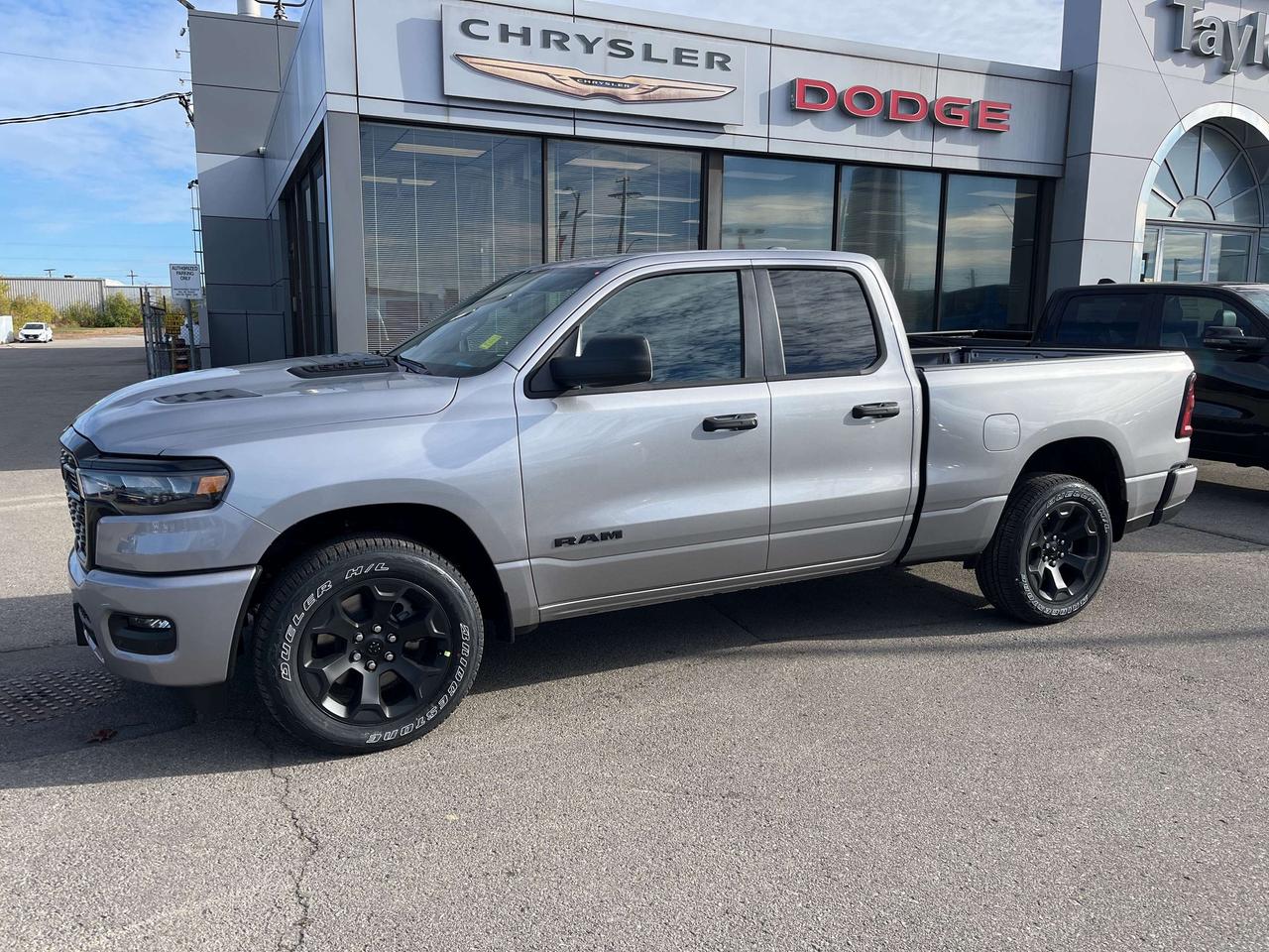2025 RAM 1500 Black Express 4x4 V6 *ANTI-SPIN *3.55 AXLE *HITCH Photo