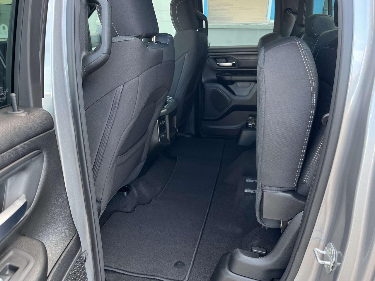 2025 RAM 1500 Black Express 4x4 V6 *ANTI-SPIN *3.55 AXLE *HITCH Photo