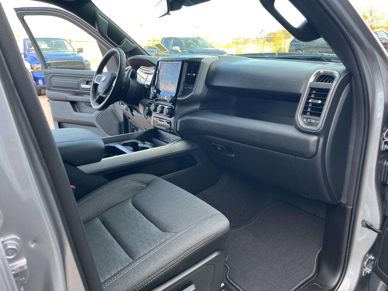 2025 RAM 1500 Black Express 4x4 V6 *ANTI-SPIN *3.55 AXLE *HITCH Photo