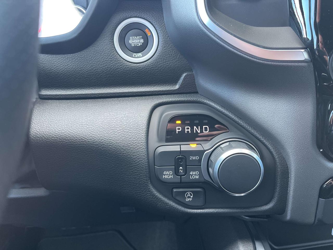 2025 RAM 1500 Black Express 4x4 V6 *ANTI-SPIN *3.55 AXLE *HITCH Photo