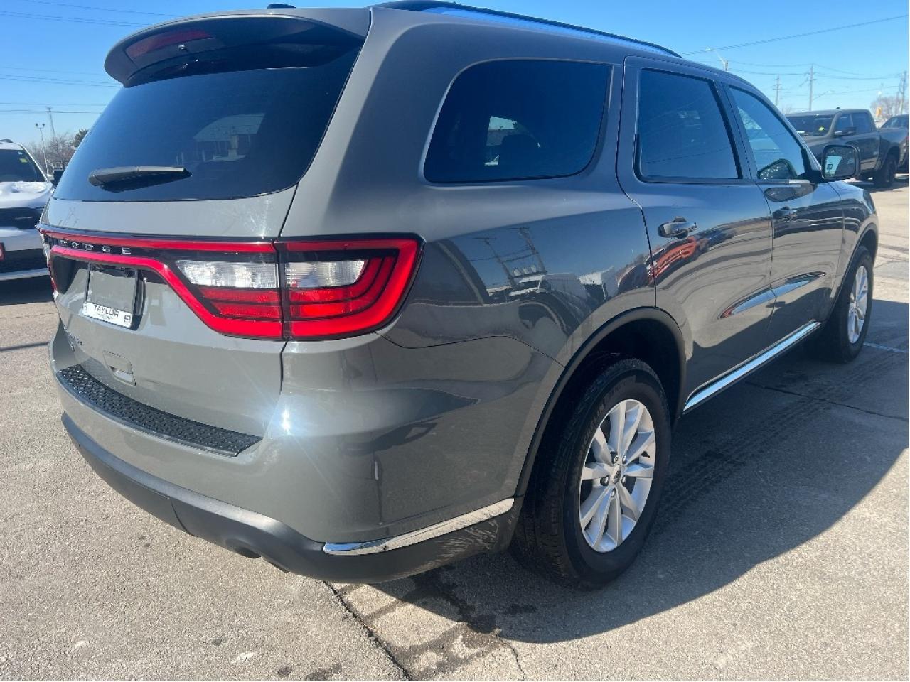 2023 Dodge Durango SXT Plus AWD V6 *SUNROOF *REMOTE START *7-PASS Photo
