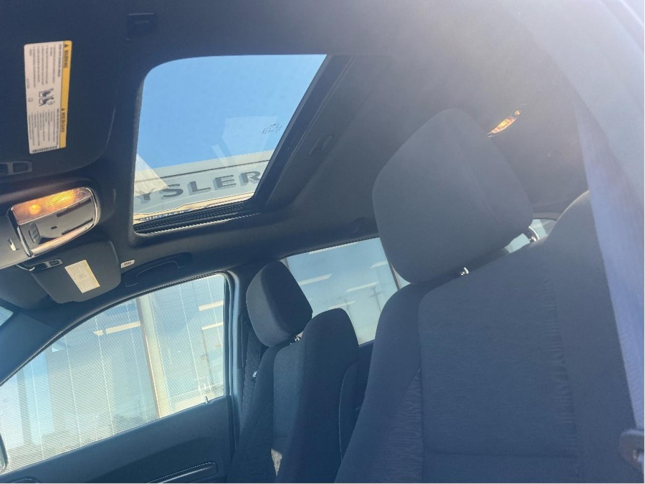 2023 Dodge Durango SXT Plus AWD V6 *SUNROOF *REMOTE START *7-PASS Photo