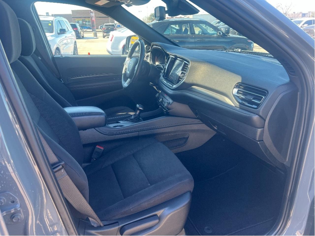 2023 Dodge Durango SXT Plus AWD V6 *SUNROOF *REMOTE START *7-PASS Photo