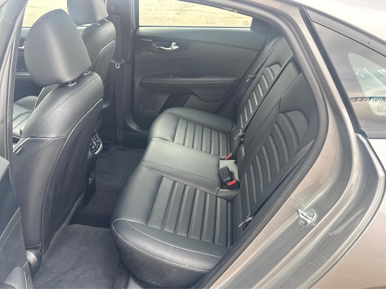 2023 Kia Forte LEATHER POWER SEATS REAR CAM WE FINANCE ALL CREDIT Photo