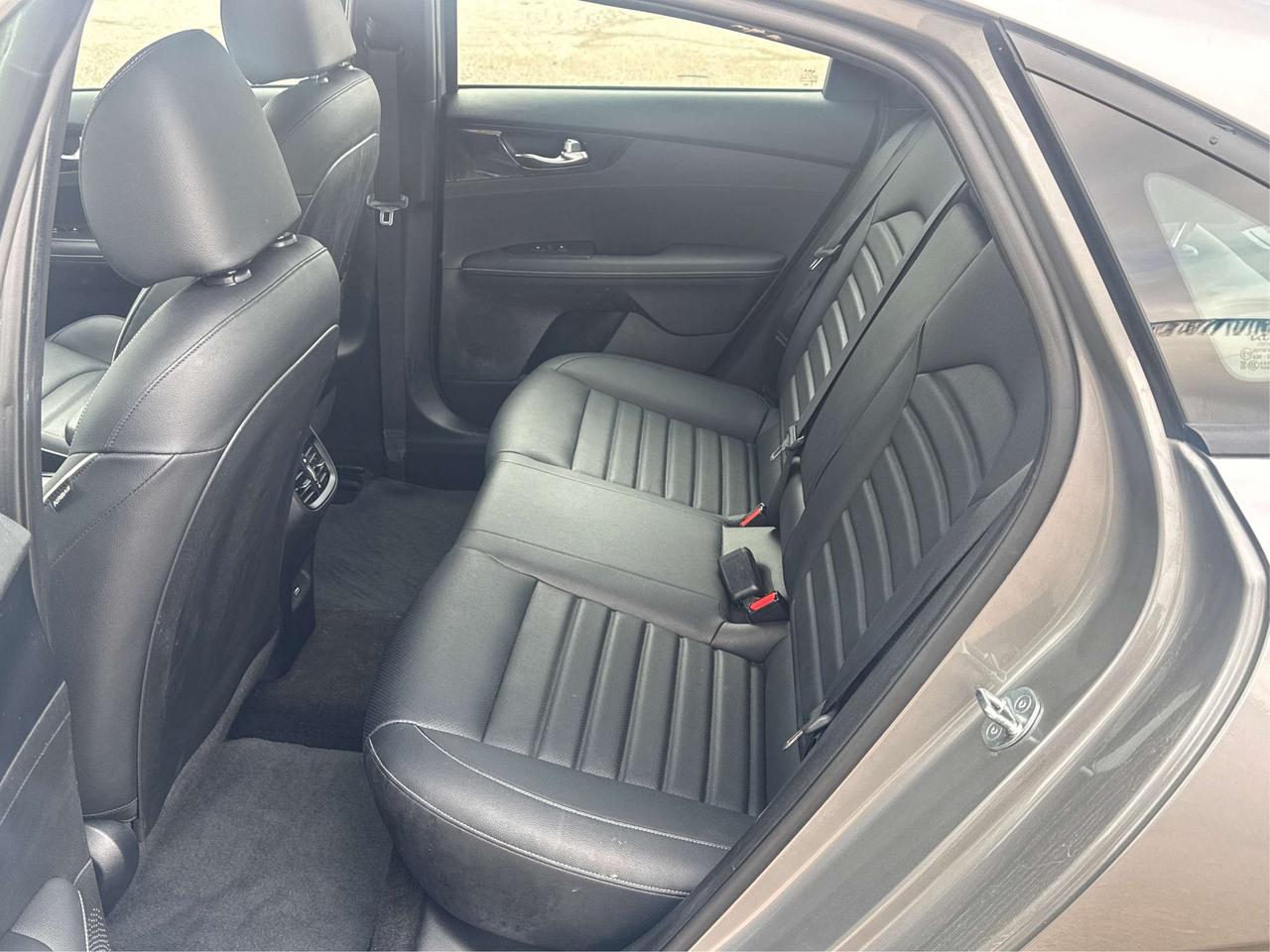 2023 Kia Forte LEATHER POWER SEATS REAR CAM WE FINANCE ALL CREDIT Photo