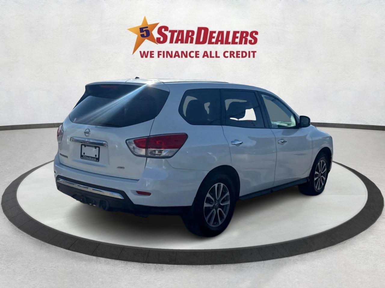 2016 Nissan Pathfinder CLEAN! MUST SEE!  WE FINANCE ALL CREDIT! APPLY NOW Photo