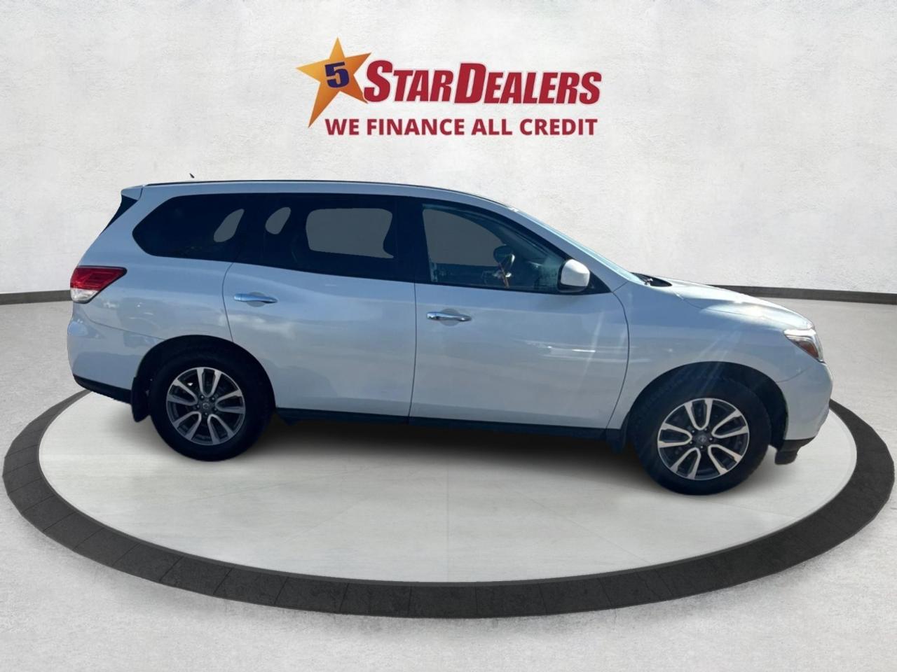 2016 Nissan Pathfinder CLEAN! MUST SEE!  WE FINANCE ALL CREDIT! APPLY NOW Photo