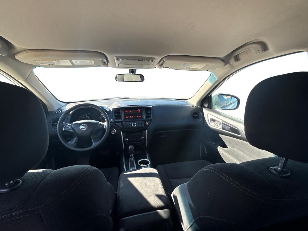 2016 Nissan Pathfinder CLEAN! MUST SEE!  WE FINANCE ALL CREDIT! APPLY NOW Photo