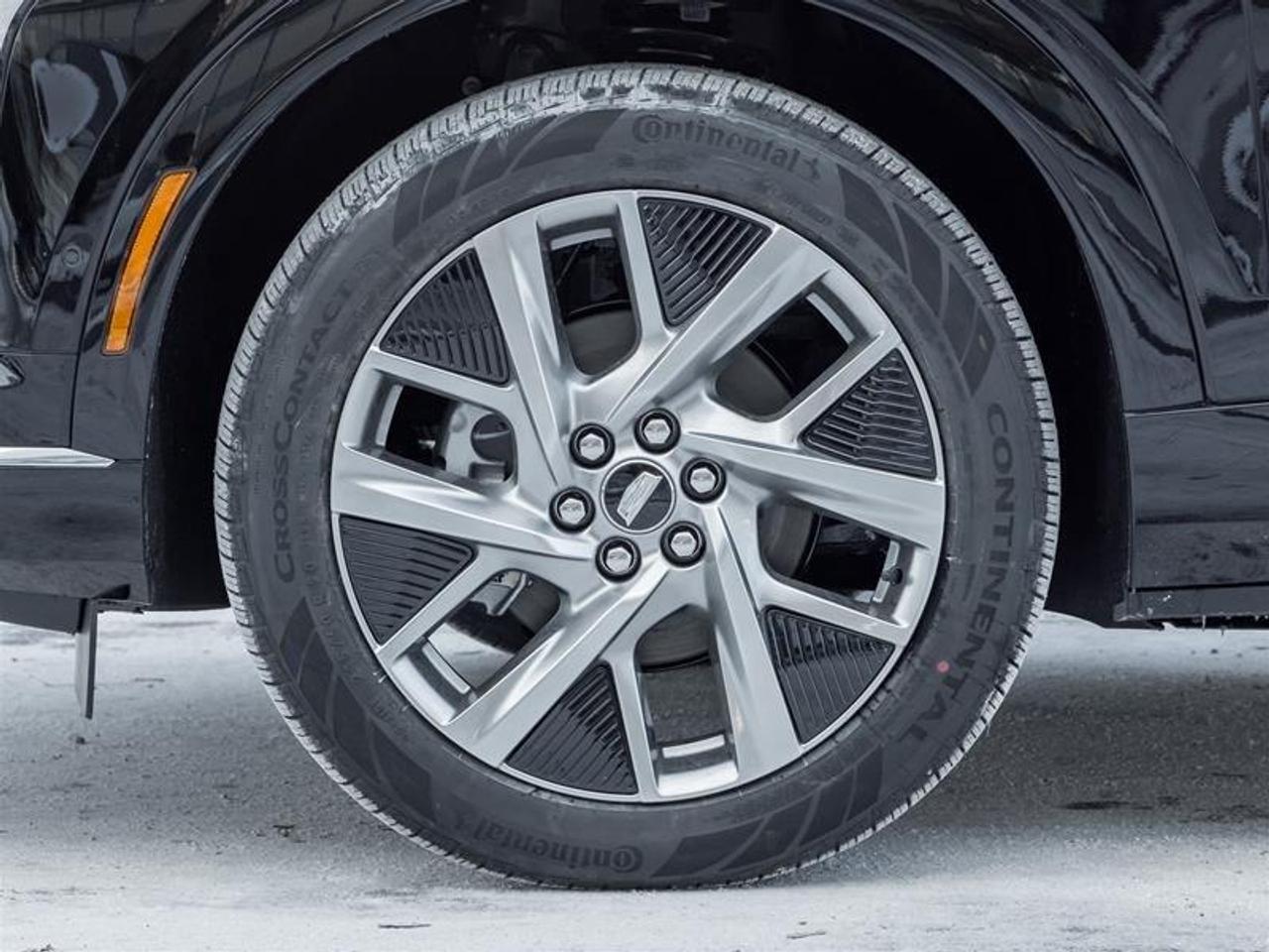 2026 Cadillac OPTIQ Luxury 4dr Photo4