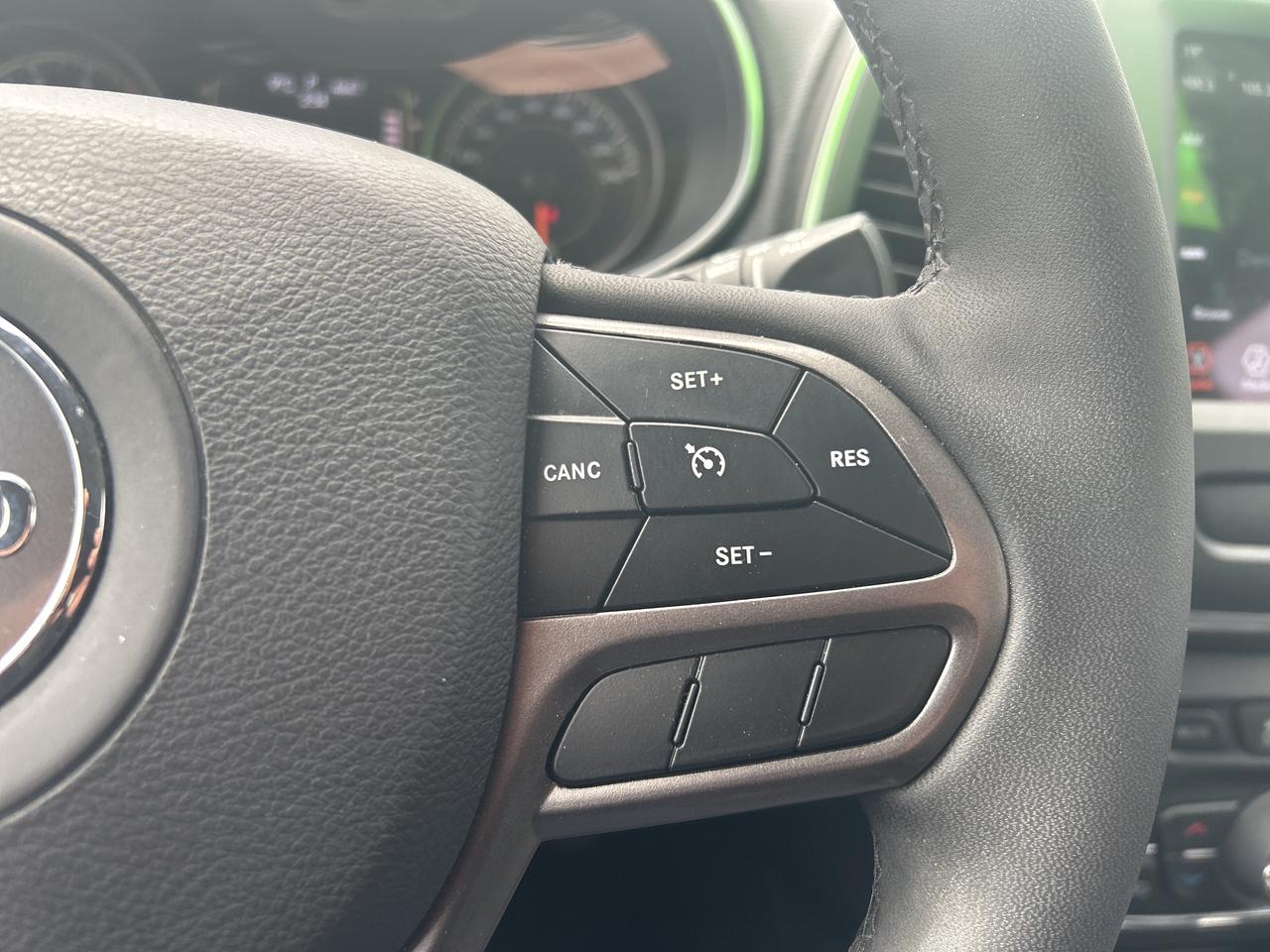 2022 Jeep Cherokee North V6 Photo