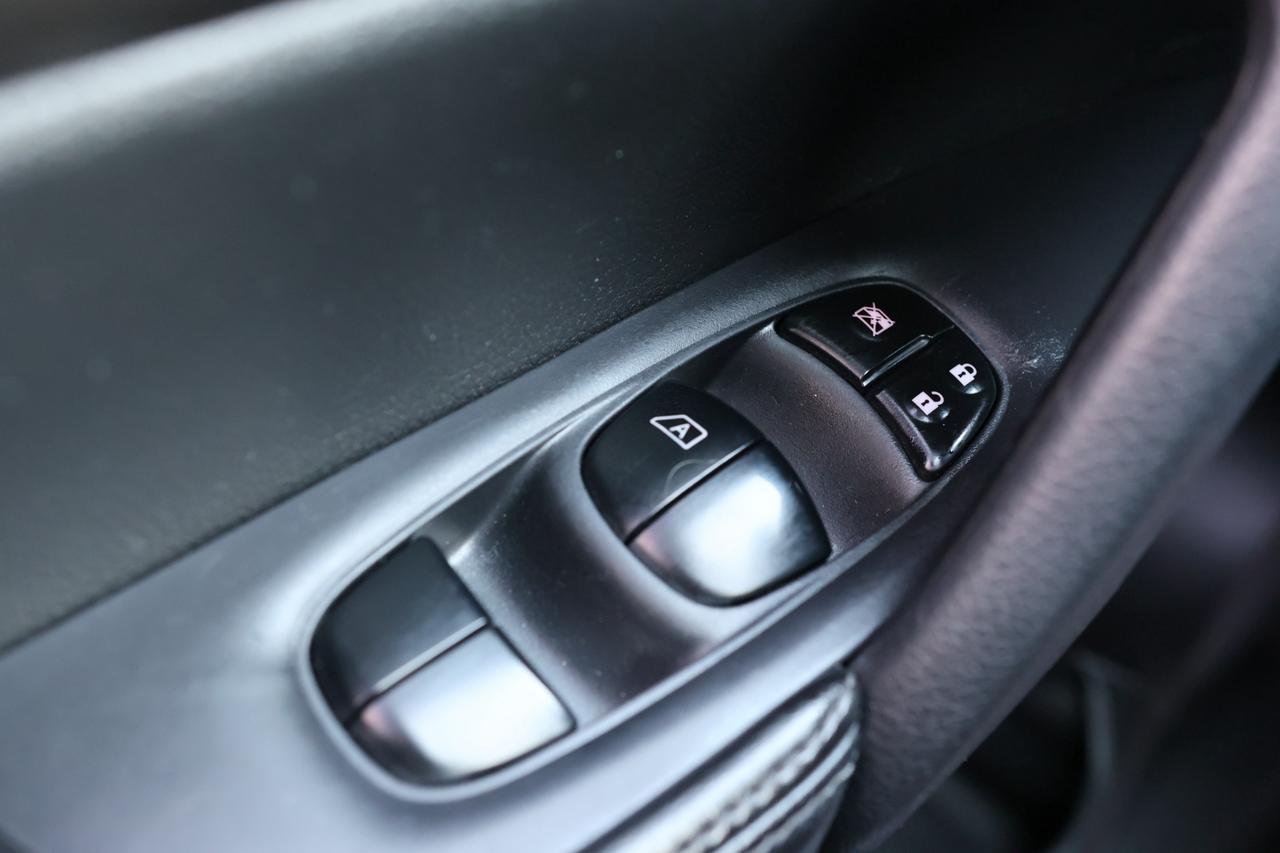 2014 Nissan Rogue S/BACK UP CAM/BLUETOOTH/POWER WINDOW & MIRRORS/H M Photo